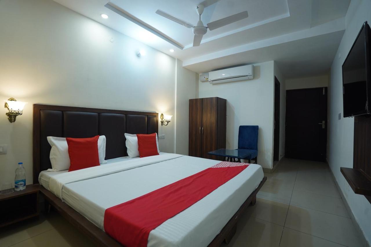 Hotel O Grey Orchid Ludhiana Eksteriør billede