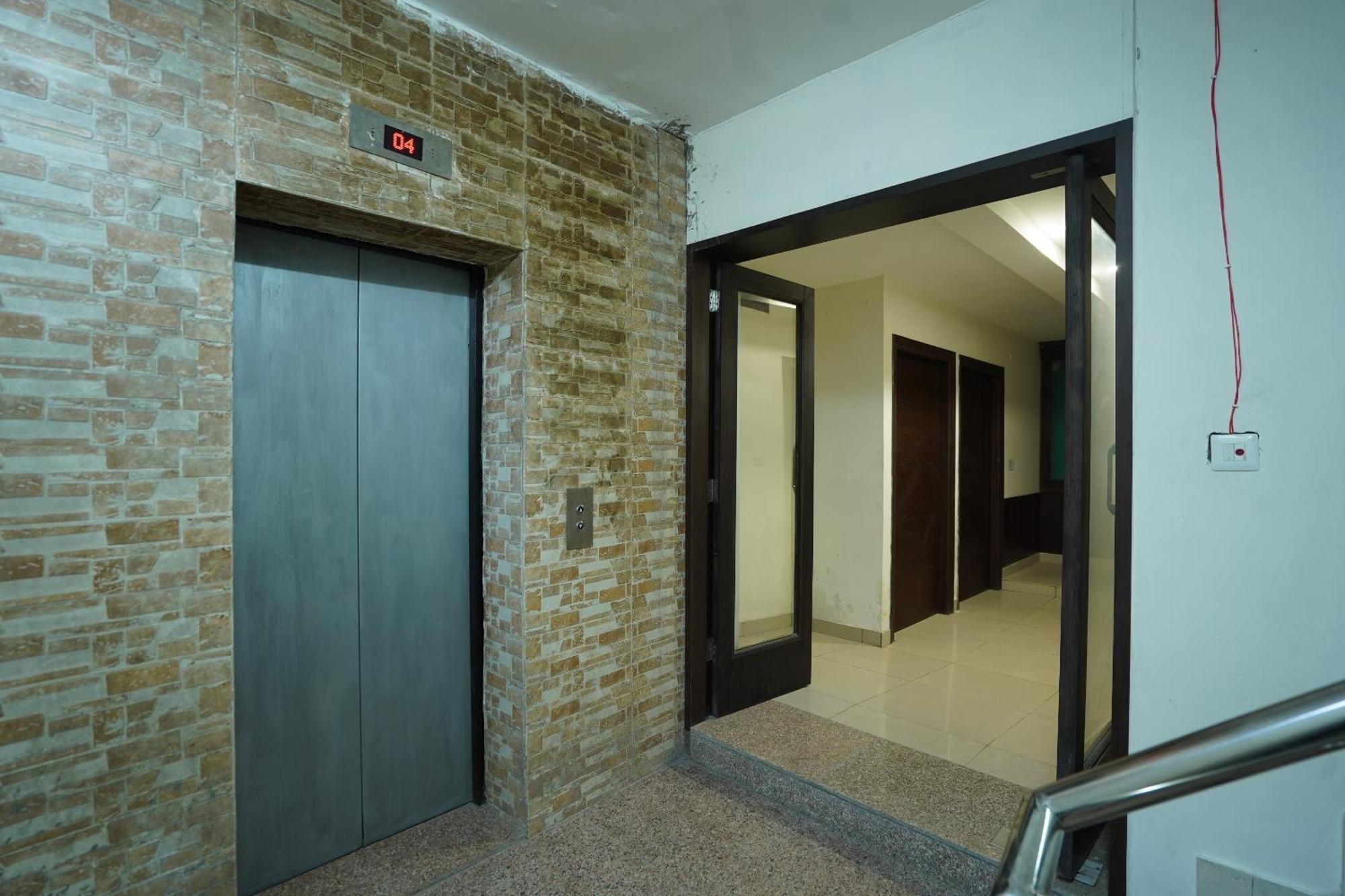 Hotel O Grey Orchid Ludhiana Eksteriør billede